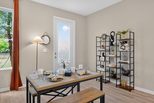 Building Photo - 700 Benoi Dr