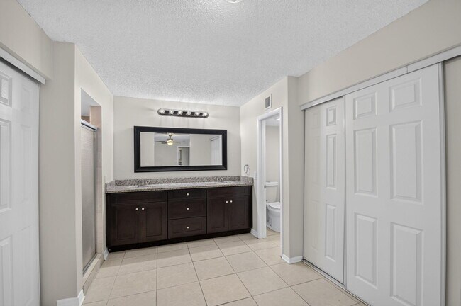 Building Photo - 744 Springdale Cir