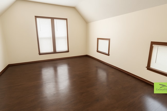Building Photo - 2 Bedroom, 1 Bathroom Duplex