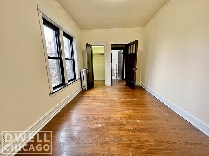 Building Photo - 2448 N Sawyer Ave