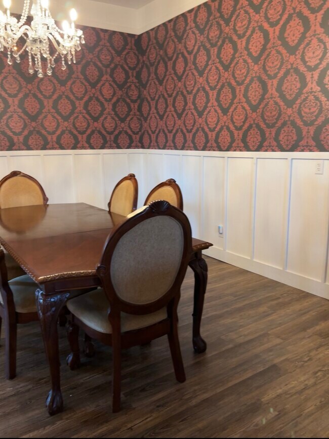 Dining Room - 504 N Ridge St