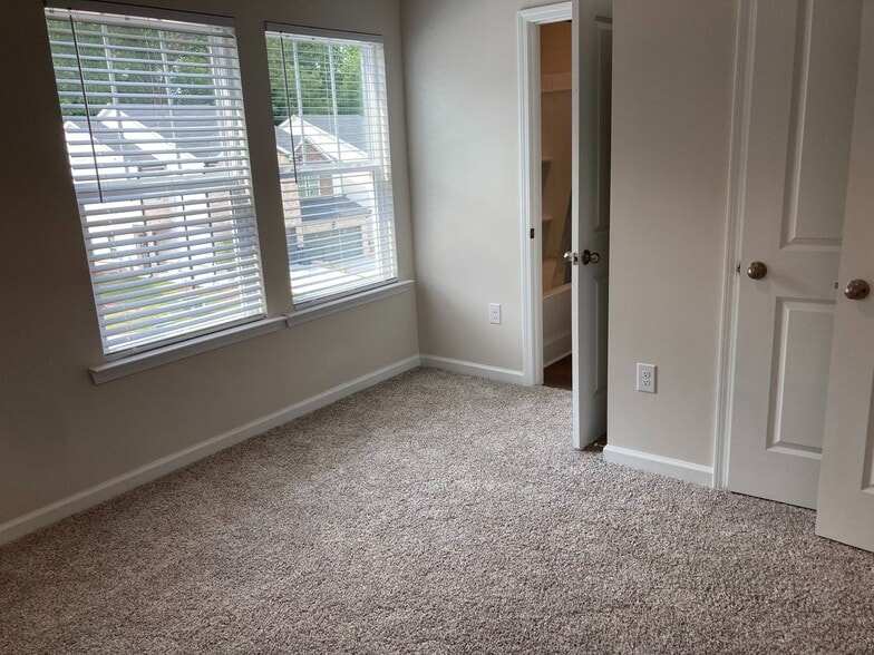 Building Photo - 2568 Congaree Pk