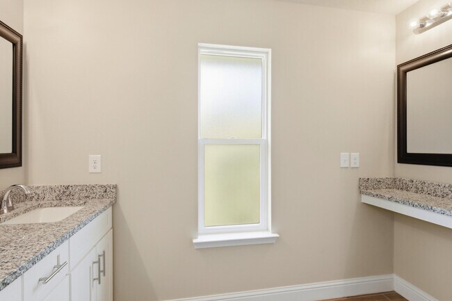 Building Photo - 2892 Chancery Ln