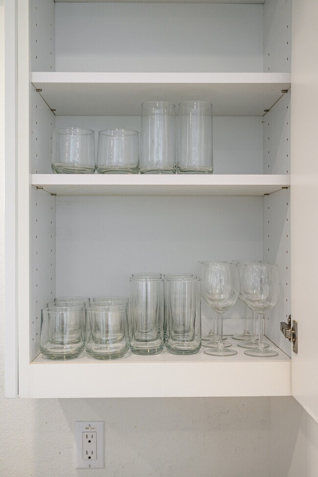 Building Photo - 110 Sugar Cane