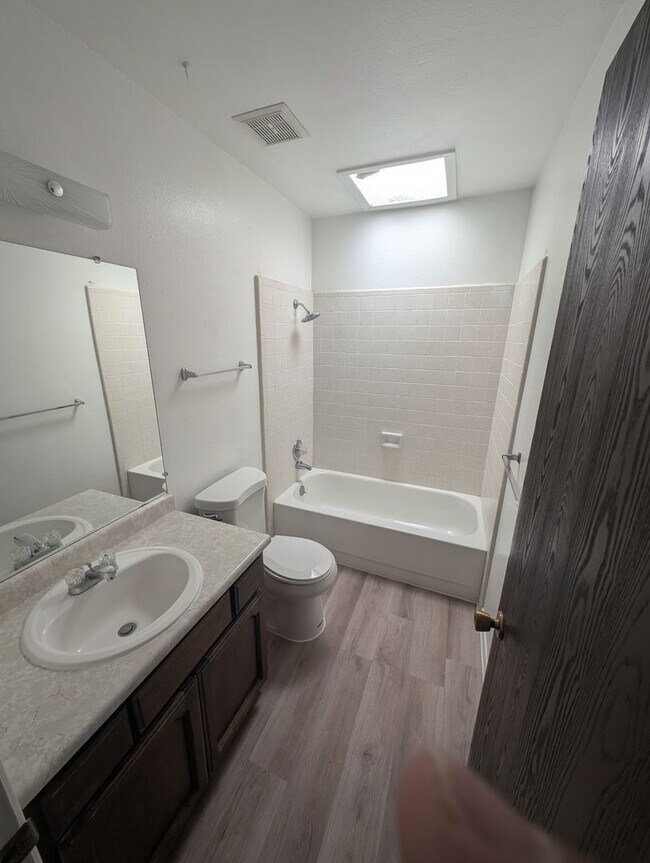 Building Photo - R317