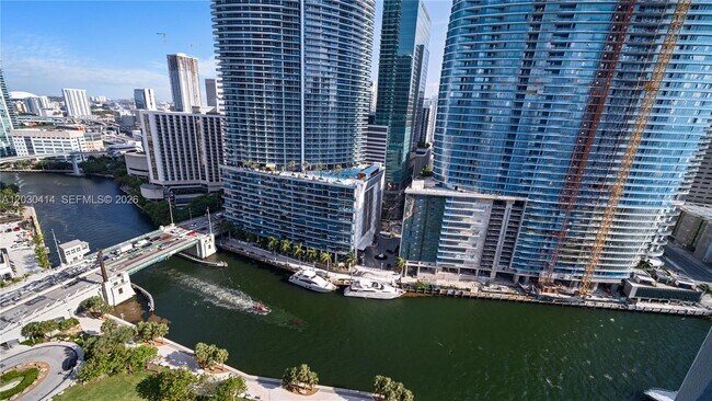 Building Photo - 465 Brickell Ave