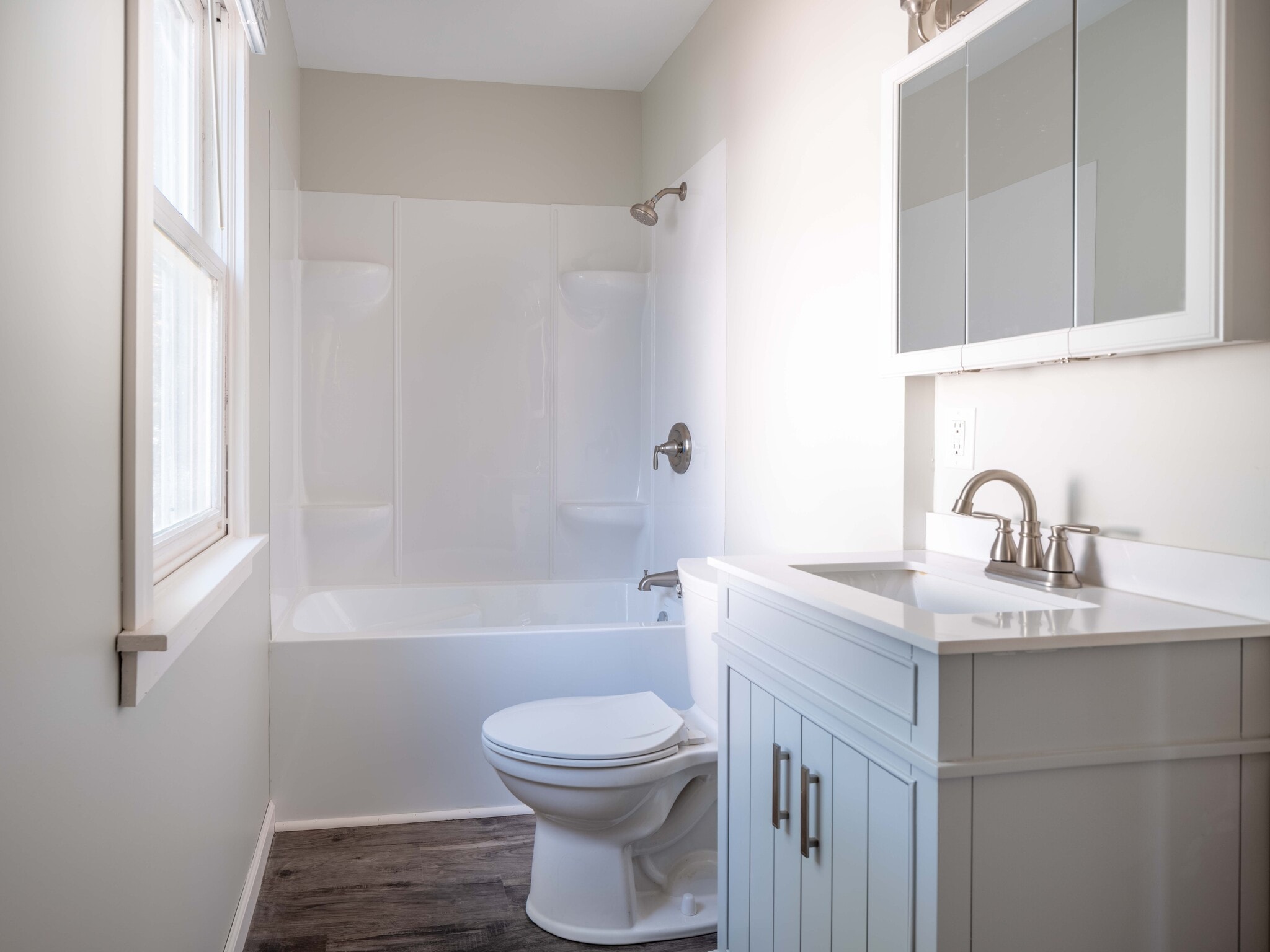 Building Photo - 1229 7th Ave SE