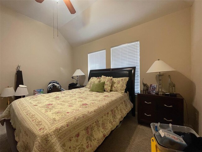 Building Photo - 3418 Shadowfern Dr