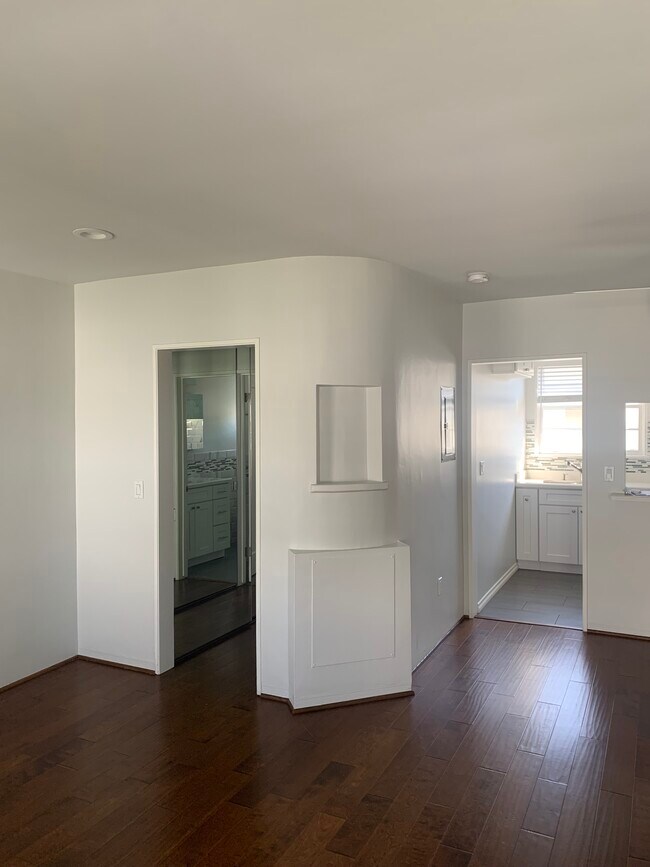 Building Photo - 17th Street Villas