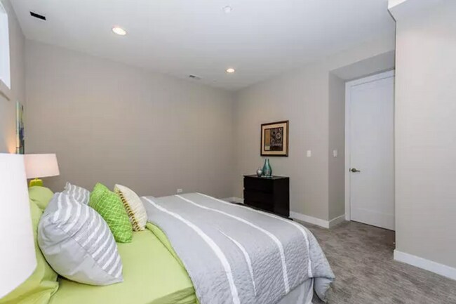 Building Photo - New Construction 3 Bed/ 2 bath Andersonville/Edgewater