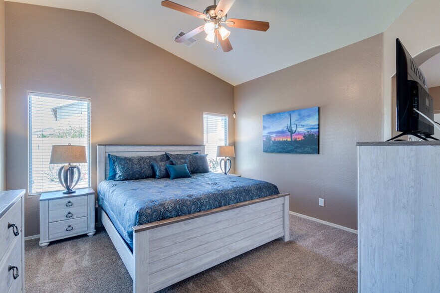 Building Photo - 44342 Palmen Dr
