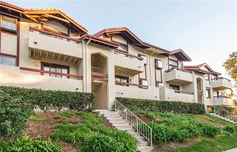 Building Photo - 18028 Saratoga Way