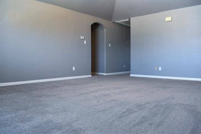 Building Photo - 409 Royal Crest Dr