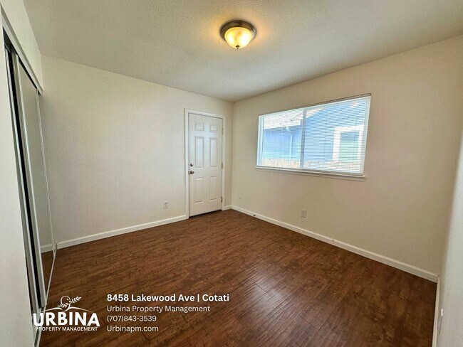Building Photo - Spacious 4 Bedroom Home in Cotati Near SMART Train - Cosigners Welcome!