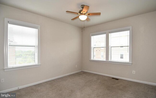 Building Photo - 20739 Heron Landing Dr