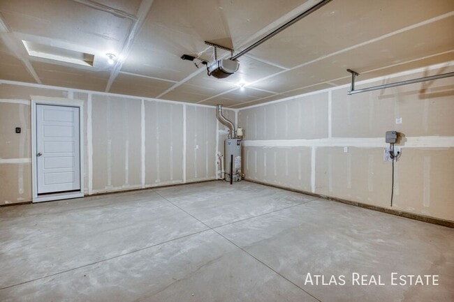 Building Photo - 3541 W Remembrance Dr