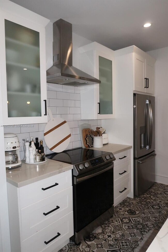 Building Photo - 2272 SW 11th Terrace