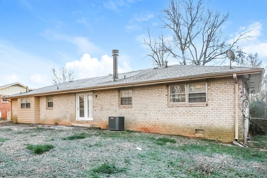 Building Photo - 5253 Corinth Dr SW