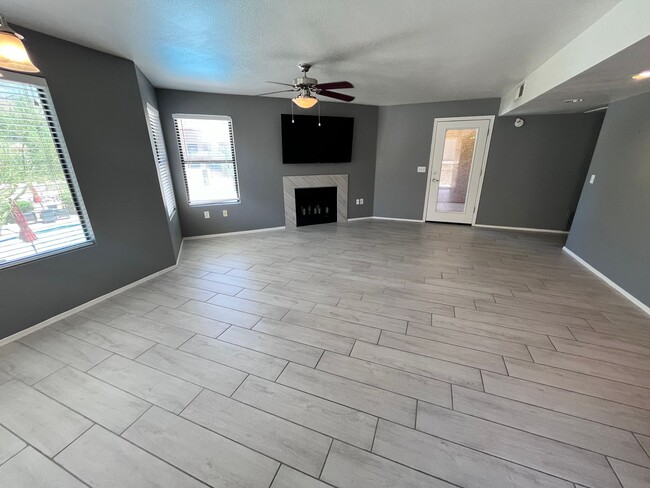 Building Photo - **FALL MOVE IN SPECIAL!**NE-3 bd/ 2bd Cond...