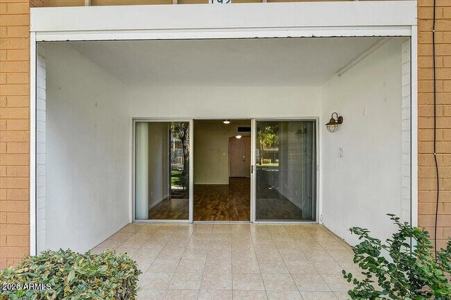 Building Photo - 6125 E Indian School Rd