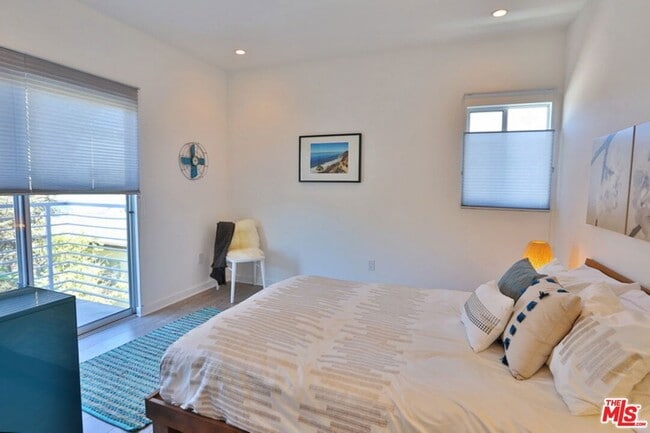 Building Photo - 11776 Idaho Ave