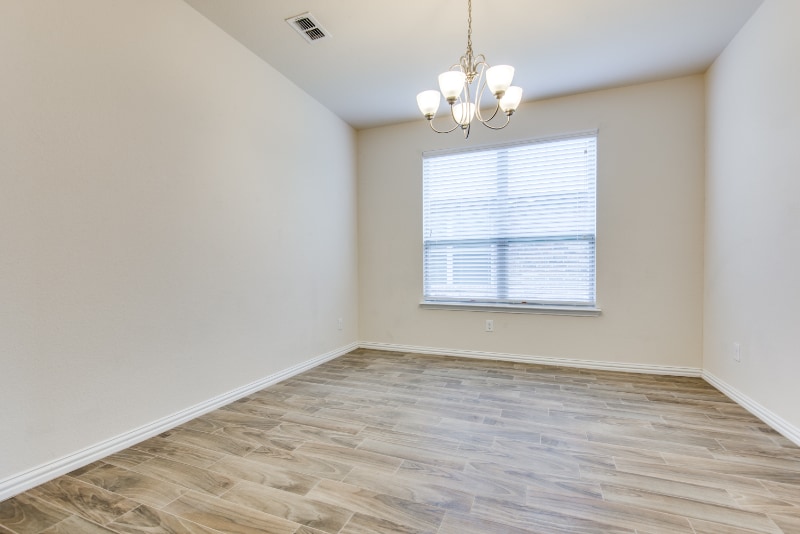 Building Photo - 2813 Castle Creek Dr