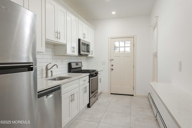 Building Photo - 603 2nd Ave