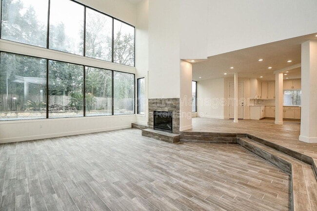 Building Photo - 8115 Fondren Lake Dr