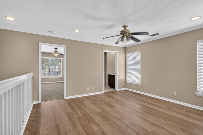 Building Photo - 8103 Bellagio Ln