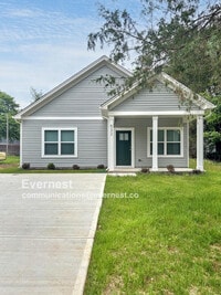 Building Photo - Charming 3-Bedroom Home with Comfortable L...