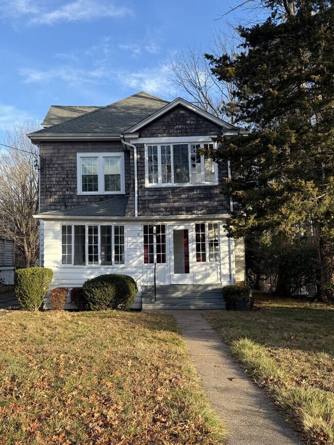 Building Photo - 18 Burgoyne St