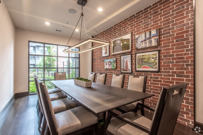 Interior Photo - Lincoln Heights