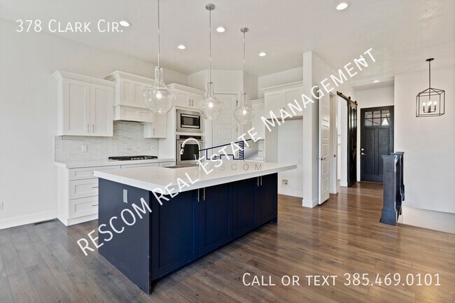 Building Photo - 378 Clark Cir