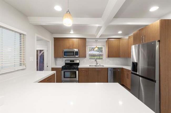 Building Photo - 2309 Newfield Ln