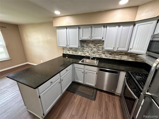 Building Photo - 41729 Broquet Dr