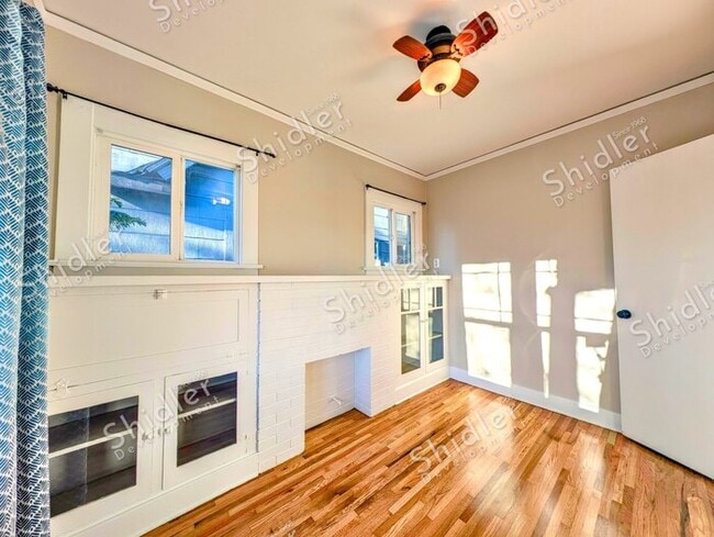 Building Photo - Upgraded Bungalow with Garage