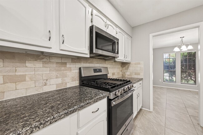 Building Photo - 927 Comstock Springs Dr