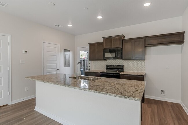 Building Photo - 601 W 24th St