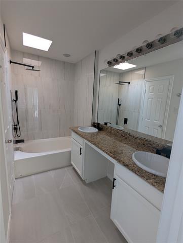 Building Photo - 2415 Stutz Dr