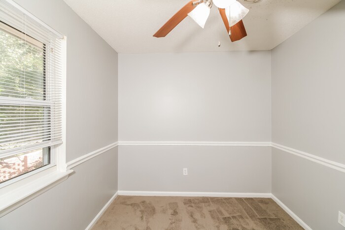 Building Photo - 2738 Antler Dr W