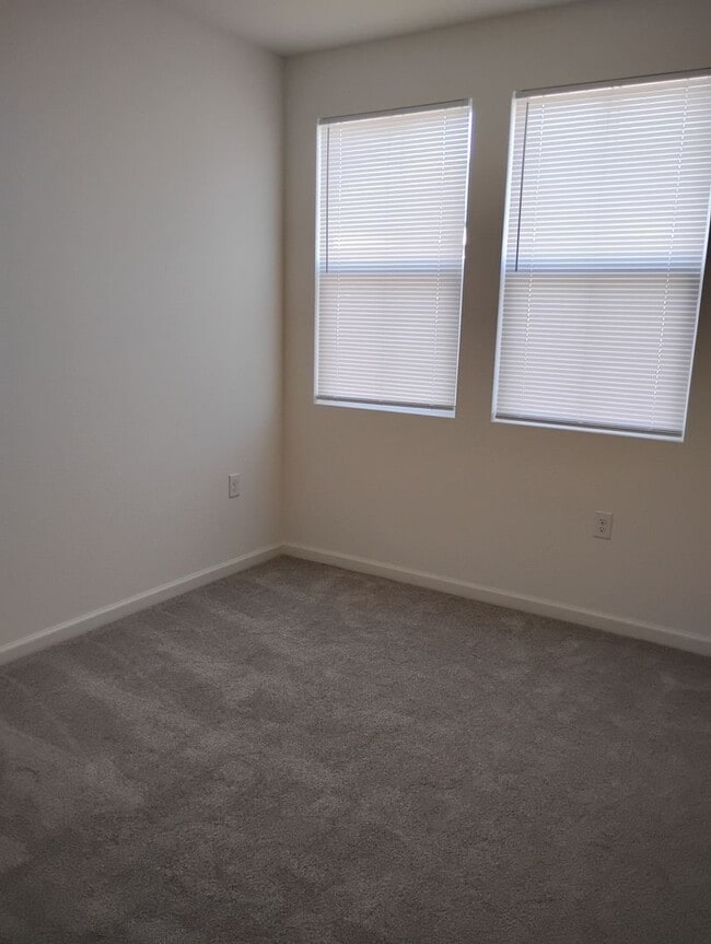 Building Photo - Modern 4-Bedroom New Build in Hughson – Built 2024