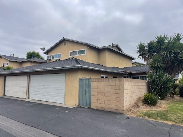 Primary Photo - 12835 Stagecoach Ln