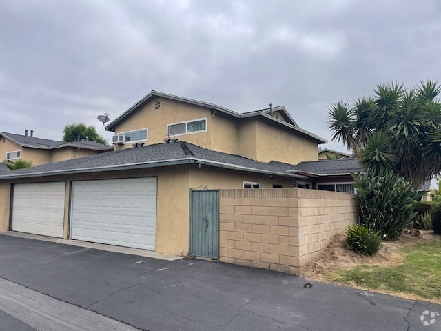Building Photo - 12835 Stagecoach Ln