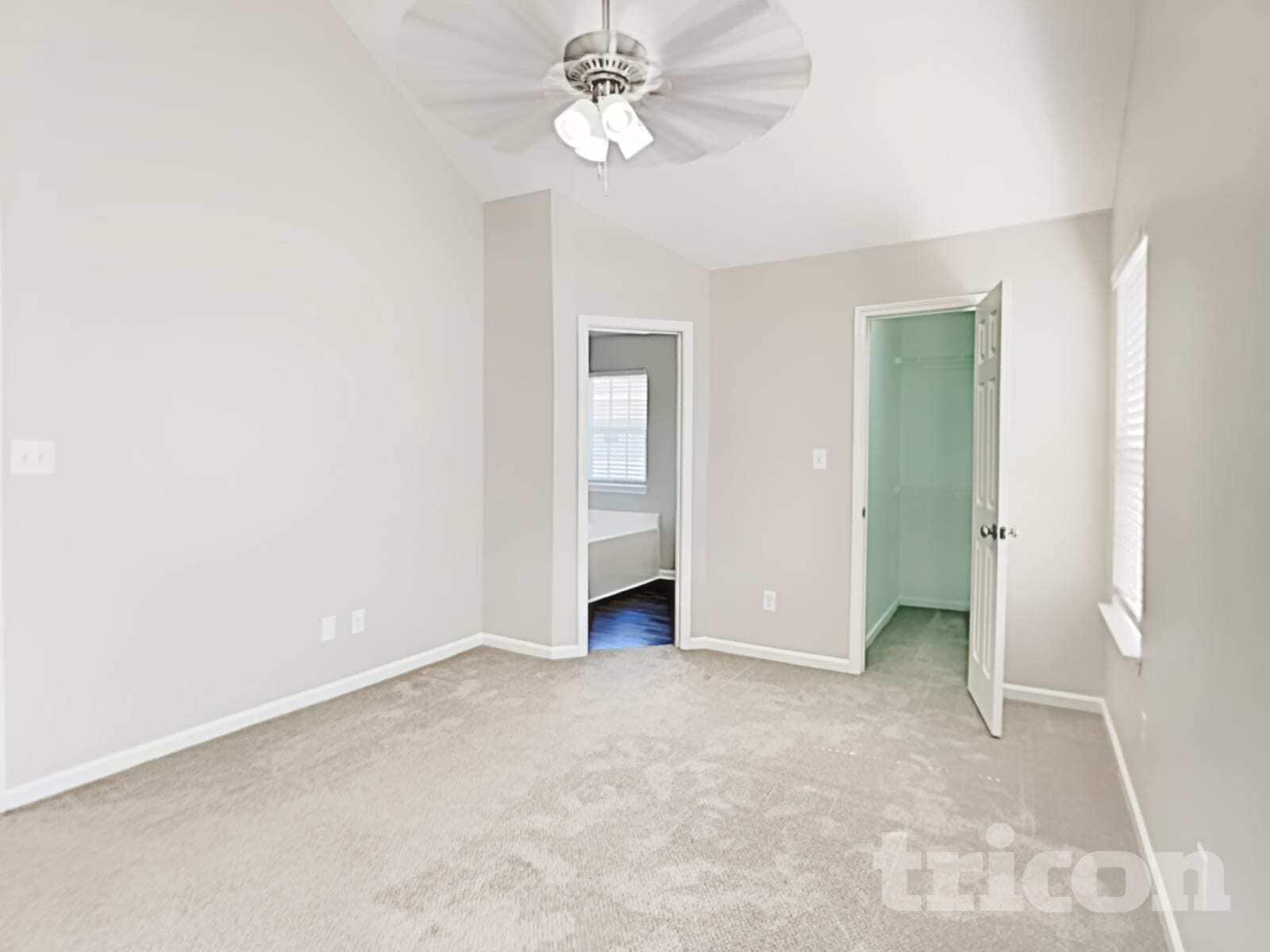 Building Photo - 1829 Mission Oaks St