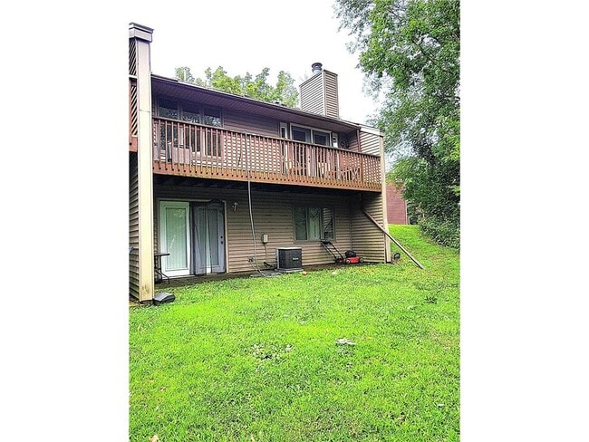 Building Photo - 451 Hunter Hill Rd