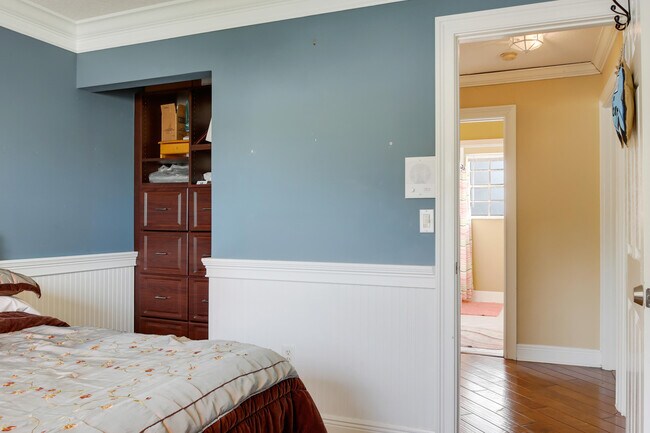 Building Photo - 2070 Chagall Cir