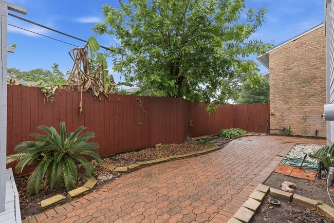 Building Photo - 1433 Cedar Post Ln