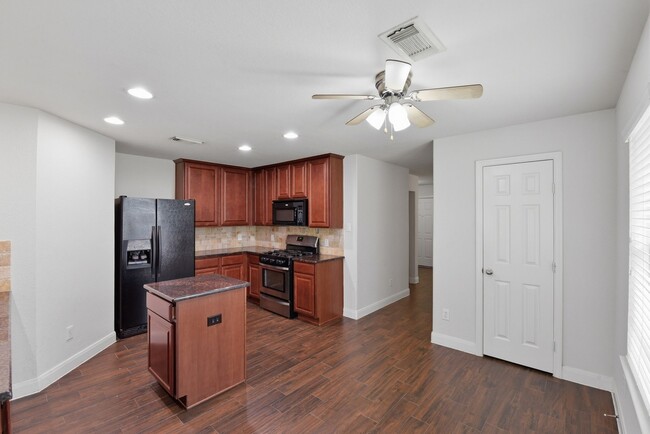 Building Photo - 31039 Sundance Woods Ct