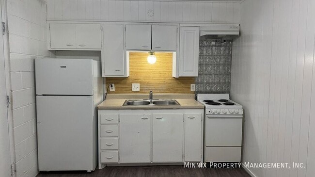 Building Photo - 2212 2nd St