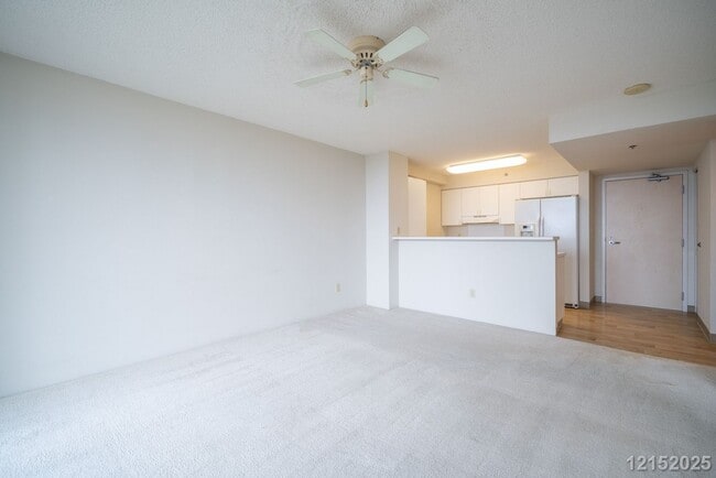 Building Photo - 215 N King St